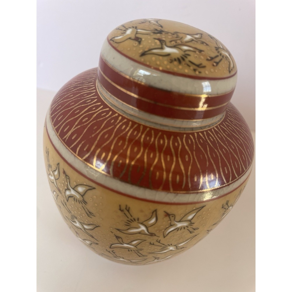Vintage Japanese Ginger Jar Vase Crane Motif Gold Red Lidded Urn Made in Japan - Picture 5 of 16